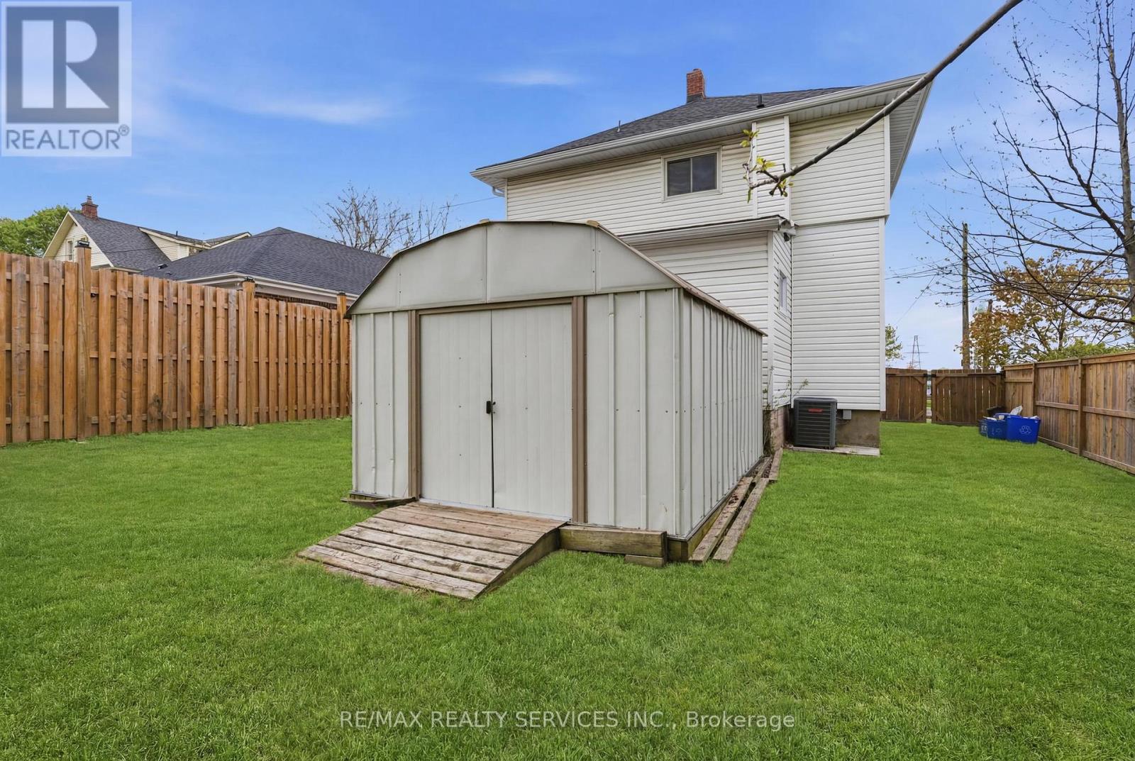Detached at 5292 BRIDGE STREET, Niagara Falls