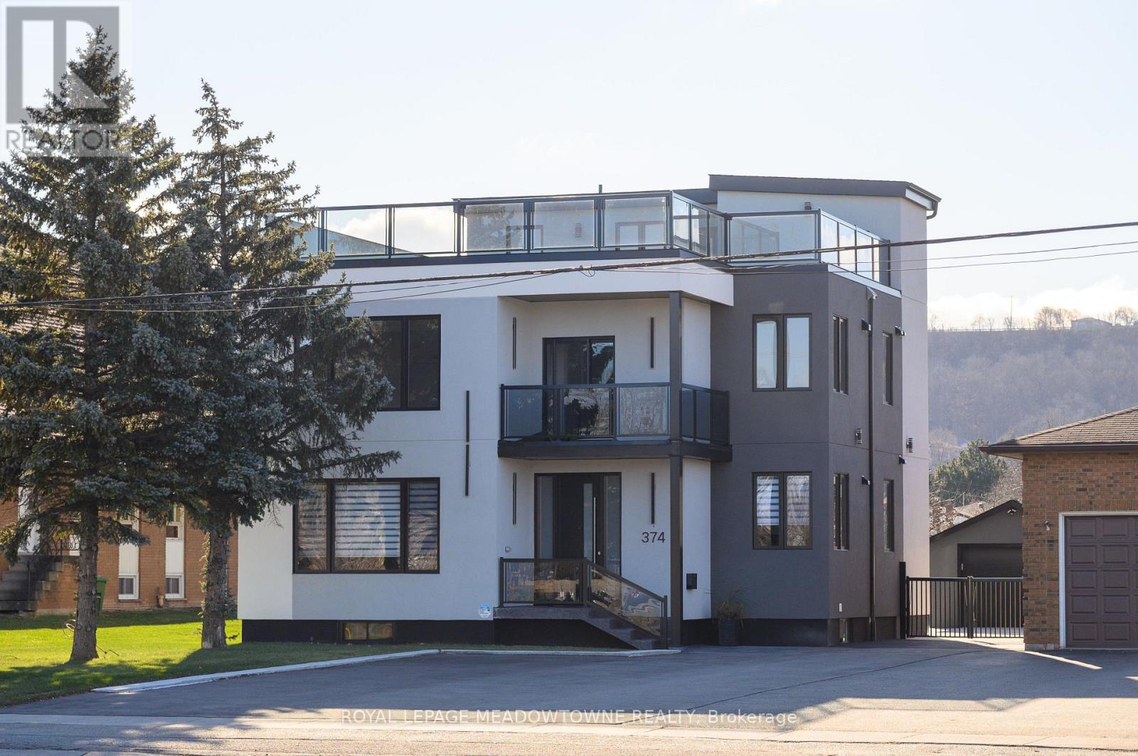 Multiplex at 374 HIGHWAY 8, Hamilton (Stoney Creek)