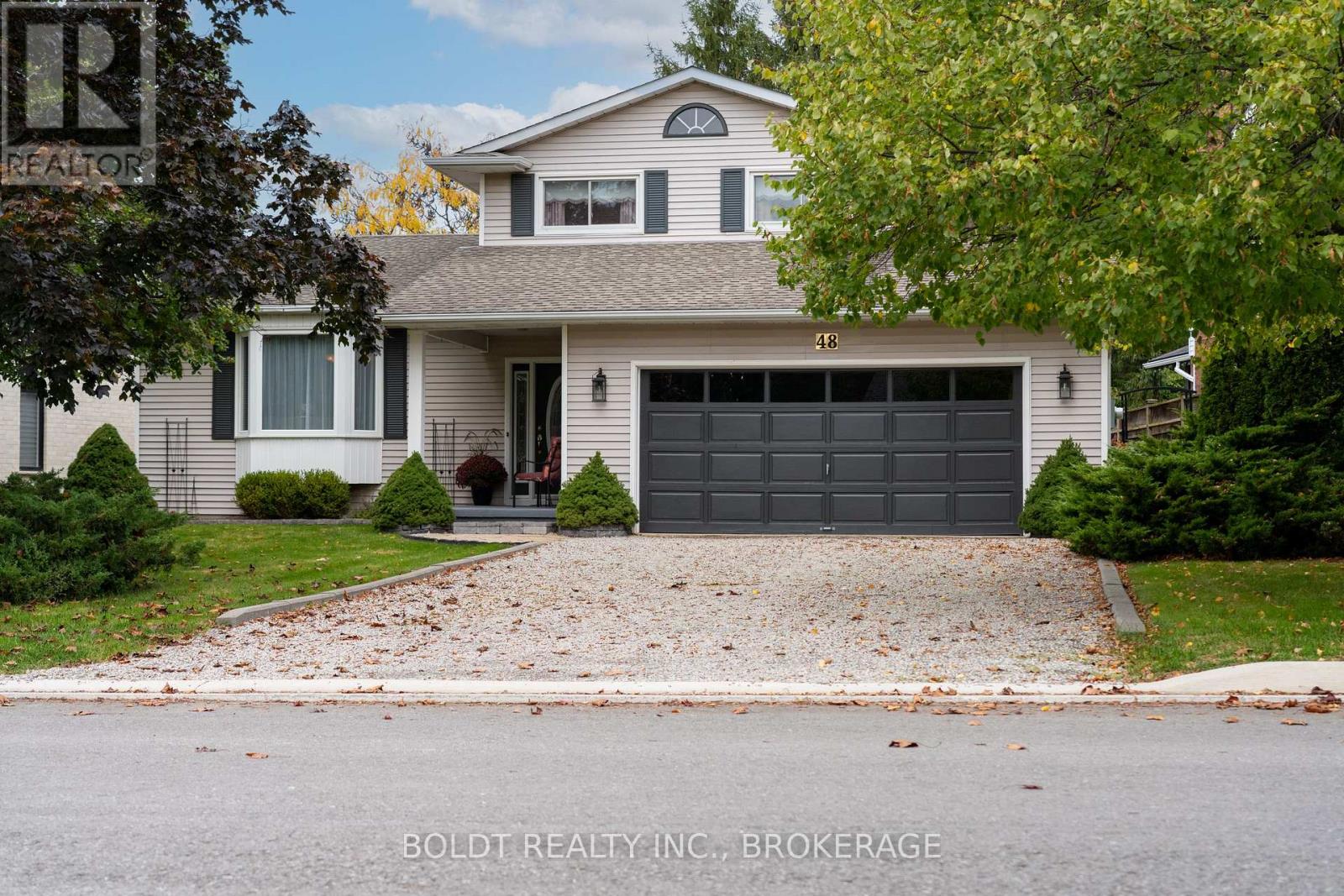 Detached at 48 HOMESTEAD DRIVE, Niagara-on-the-Lake (Virgil)