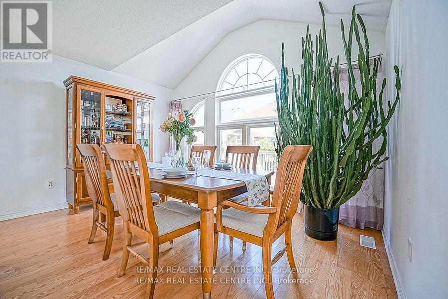 Detached at 39 MCARTHUR DRIVE, Guelph