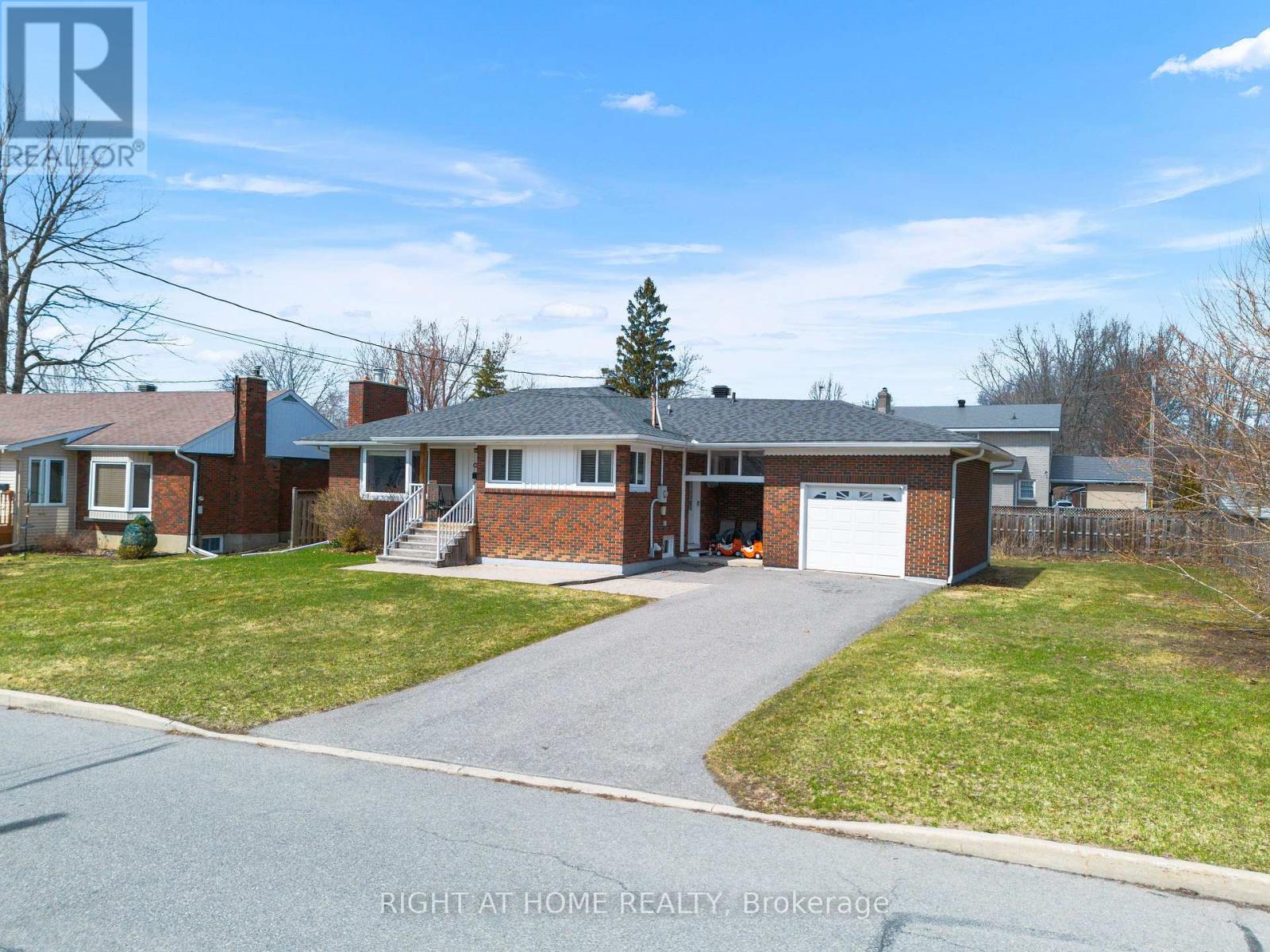 Detached at 1307 PRINCESS STREET, Cornwall