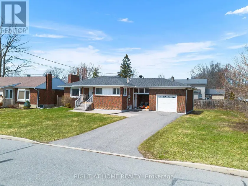 Detached at 1307 PRINCESS STREET, Cornwall