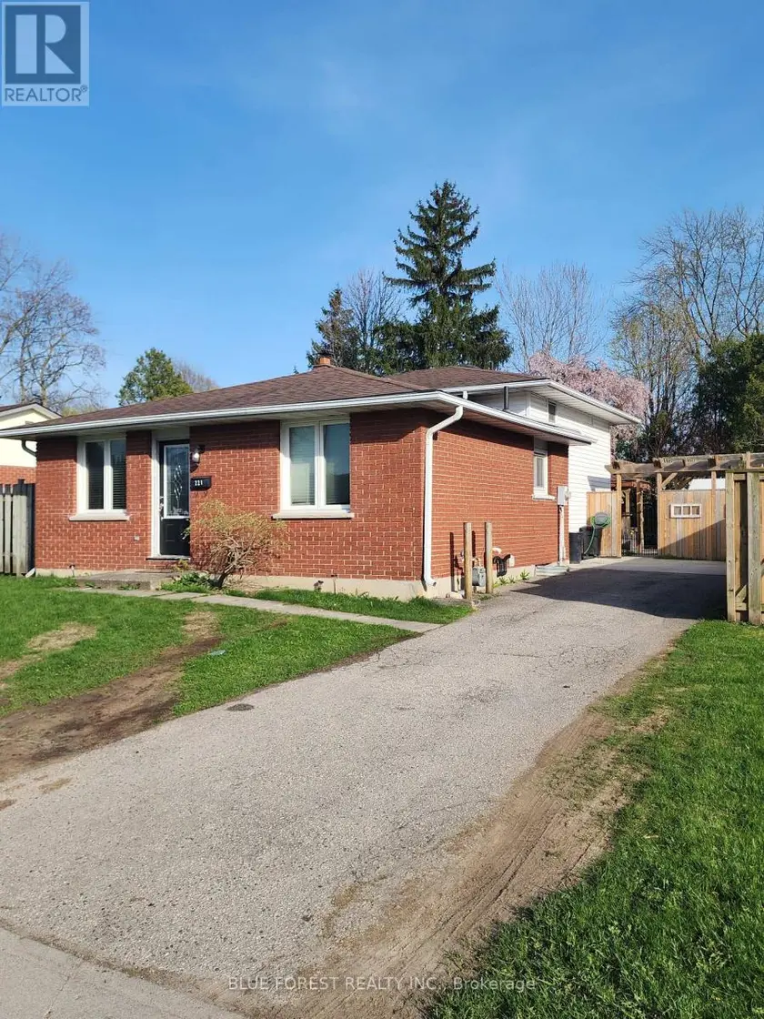 Detached at 221 ADMIRAL DRIVE, London