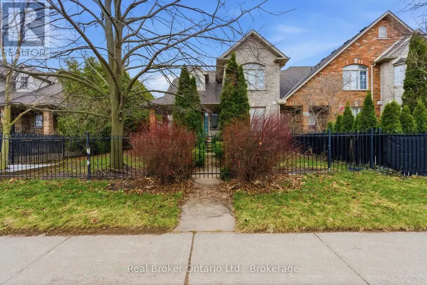 Townhouse at 189 LIVINGSTON AVENUE, Grimsby
