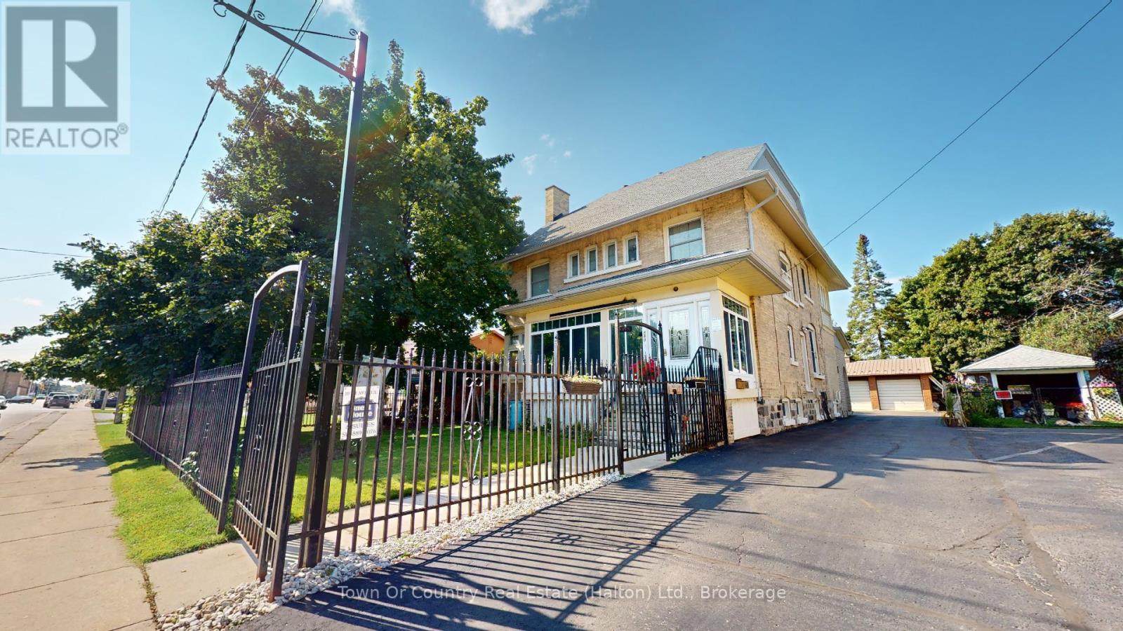 Detached at 540 10TH AVENUE, Hanover