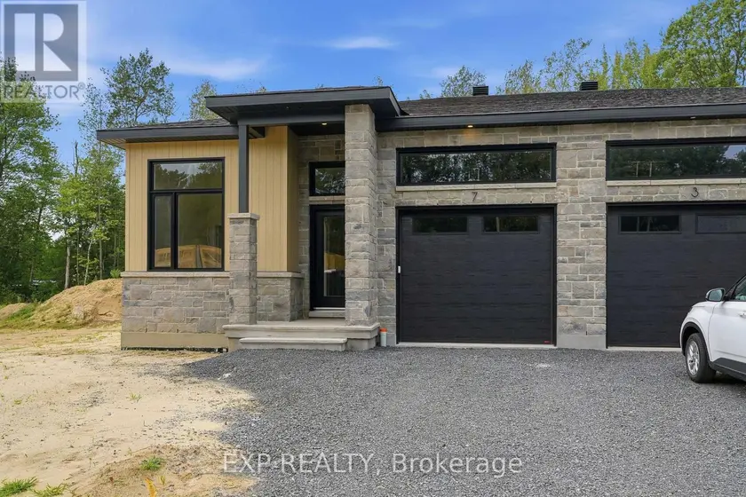 Semi-Detached/Link at 71 HUGHES CIRCLE, Casselman