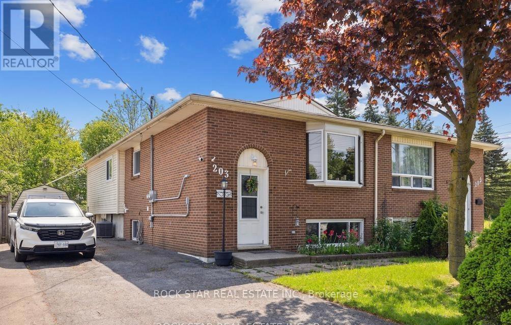 Semi-Detached/Link at LOWER - 203 COMMERCIAL STREET, Welland (Lincoln/Crowland)