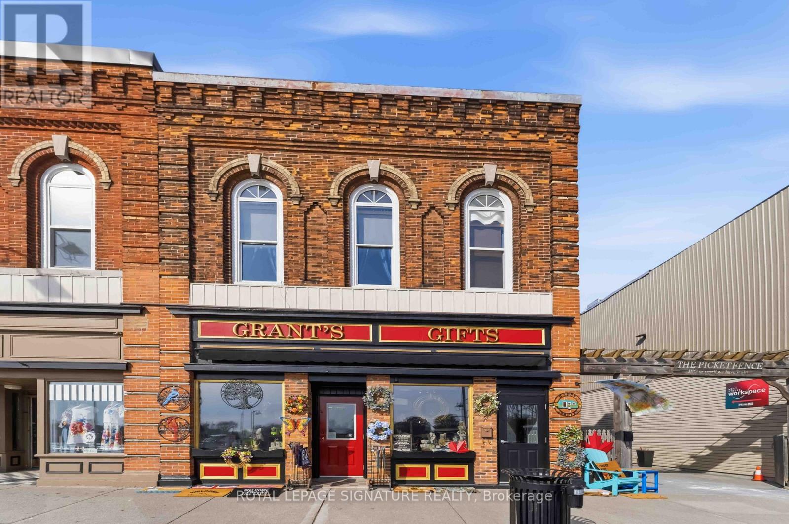 Multiplex at 220-228 WEST STREET, Port Colborne (Sugarloaf)