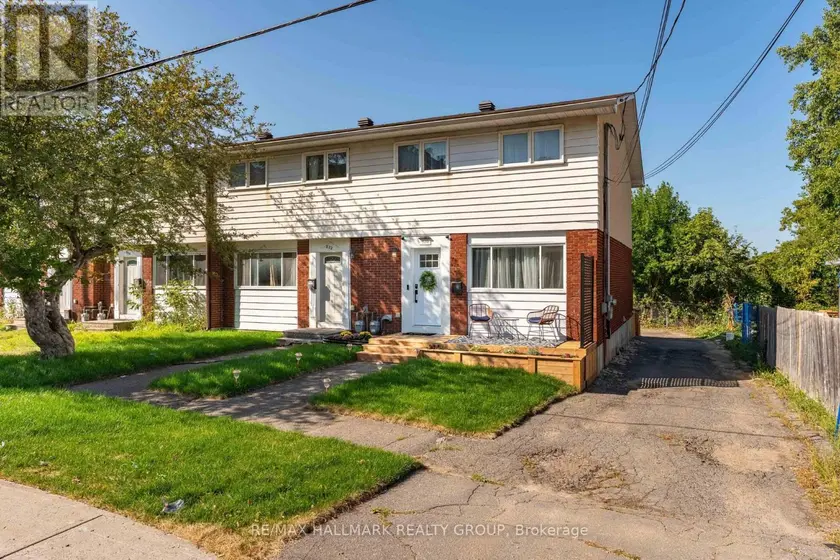 Townhouse at 820 GRENON AVENUE, Ottawa
