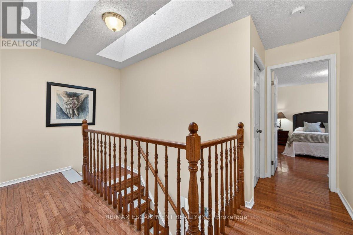 Detached at 54 GOLDCREST DRIVE, Hamilton