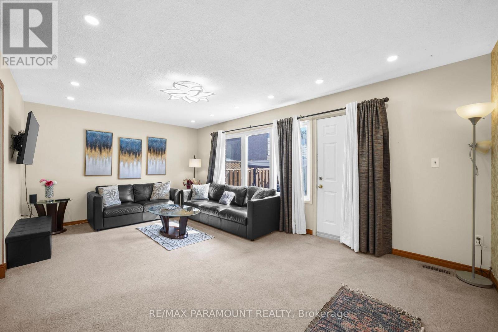 Townhouse at 4 - 85 ALBRIGHT ROAD, Hamilton (Vincent)