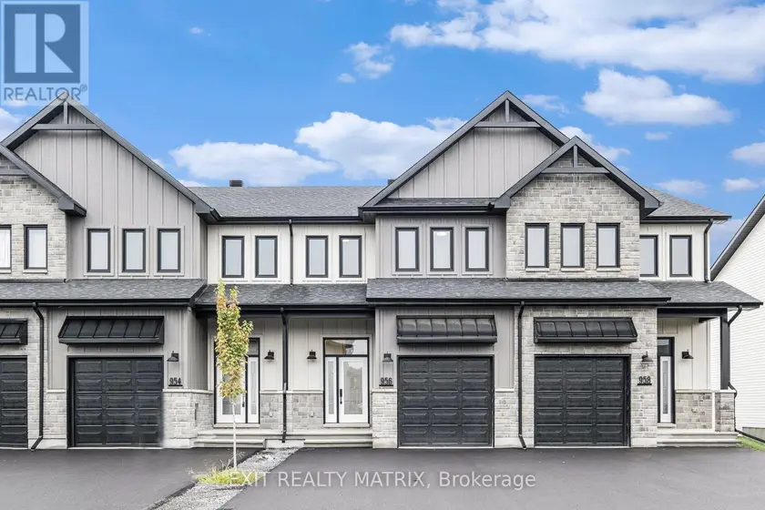 Townhouse at 185 CARPE STREET, Casselman