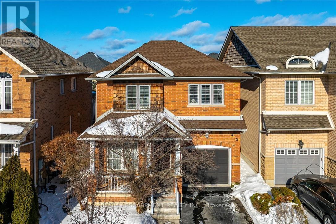 Detached at 33 PANORAMA WAY, Hamilton (Winona Park)