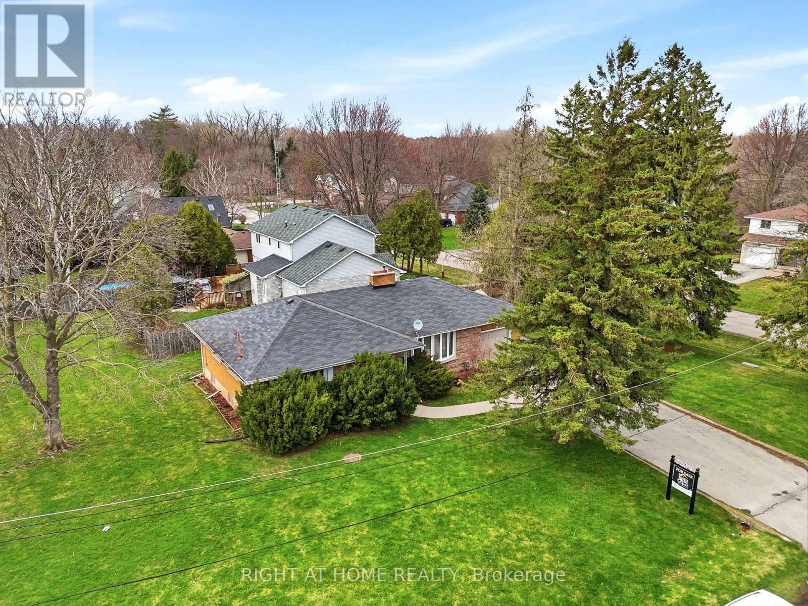 Detached at 13 WESTVIEW CRESCENT, Hamilton (Waterdown)