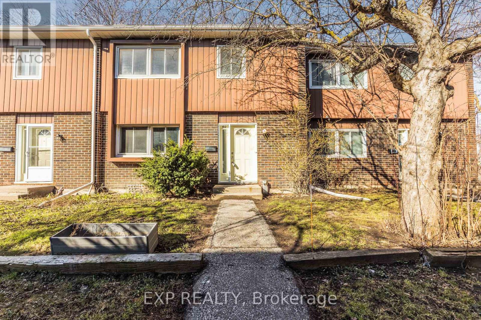 Townhouse at 102 - 121 UNIVERSITY AVENUE E, Waterloo