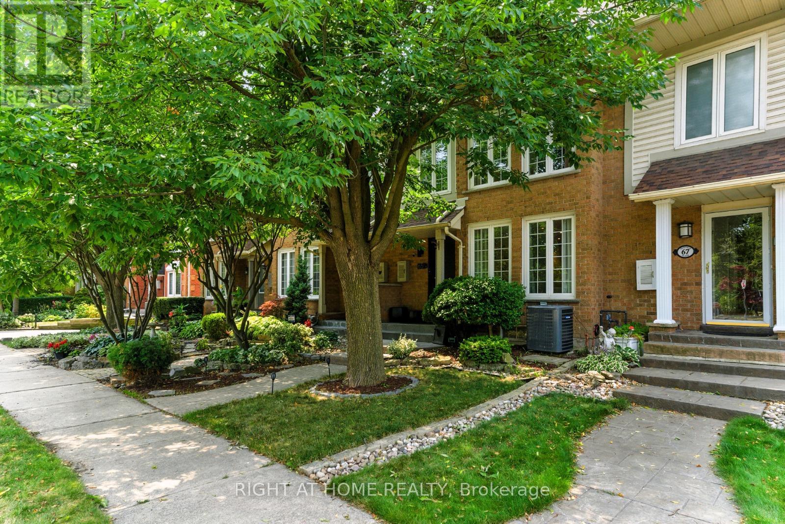 Townhouse at 65 SUNVALE PLACE, Hamilton (Lakeshore)