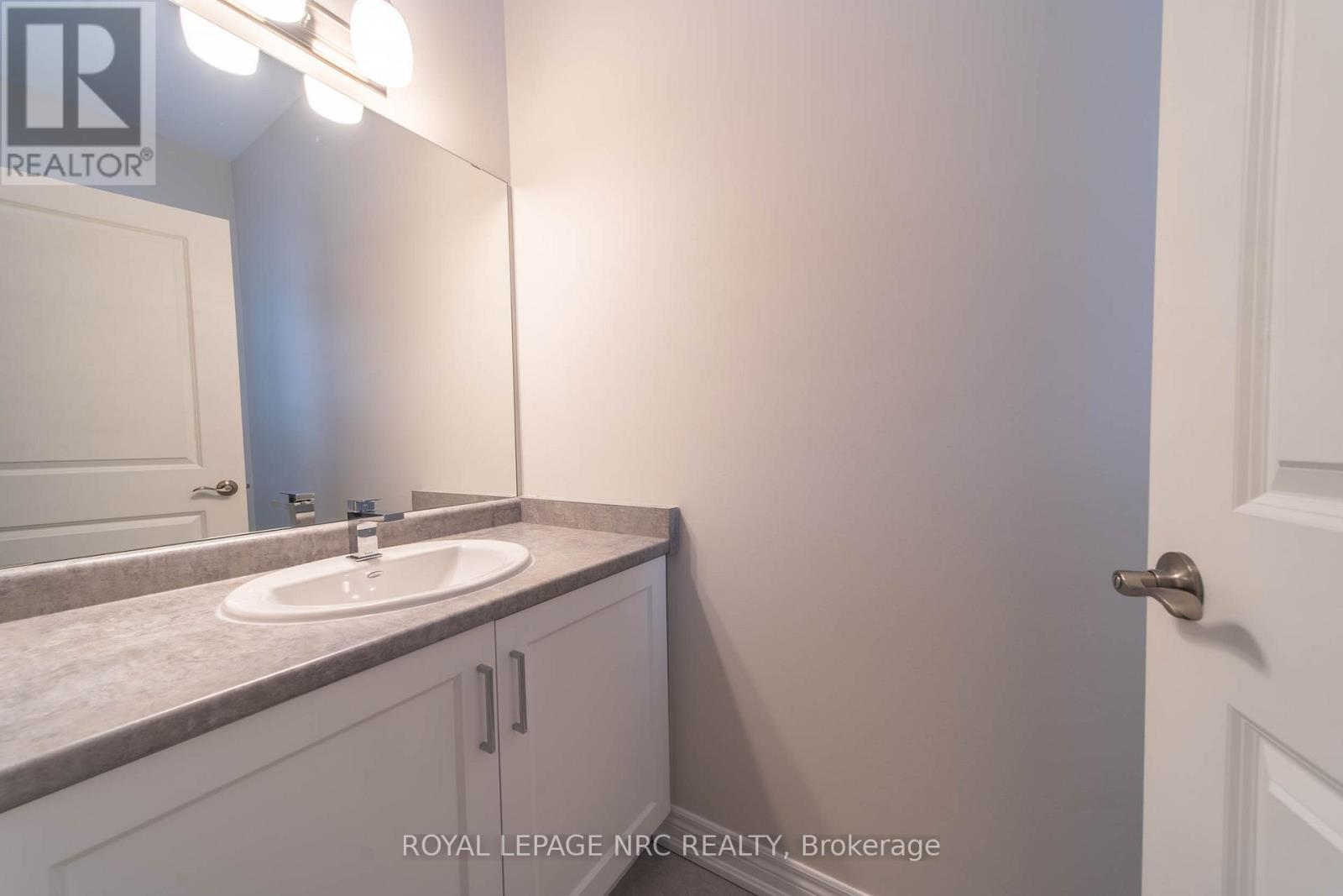 Detached at 52 WILLSON DRIVE, Thorold