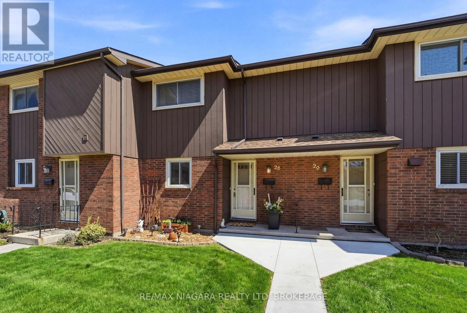 Townhouse at 28 - 64 FORSTER STREET, St. Catharines (Vine/Linwell)