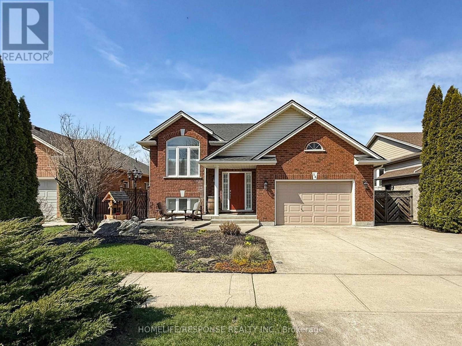 Detached at 14 BIANCA DRIVE, Niagara-on-the-Lake (Virgil)