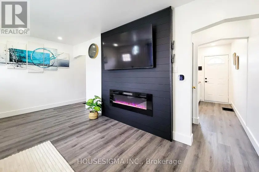 Semi-Detached/Link at 5 MARTHA STREET, Hamilton