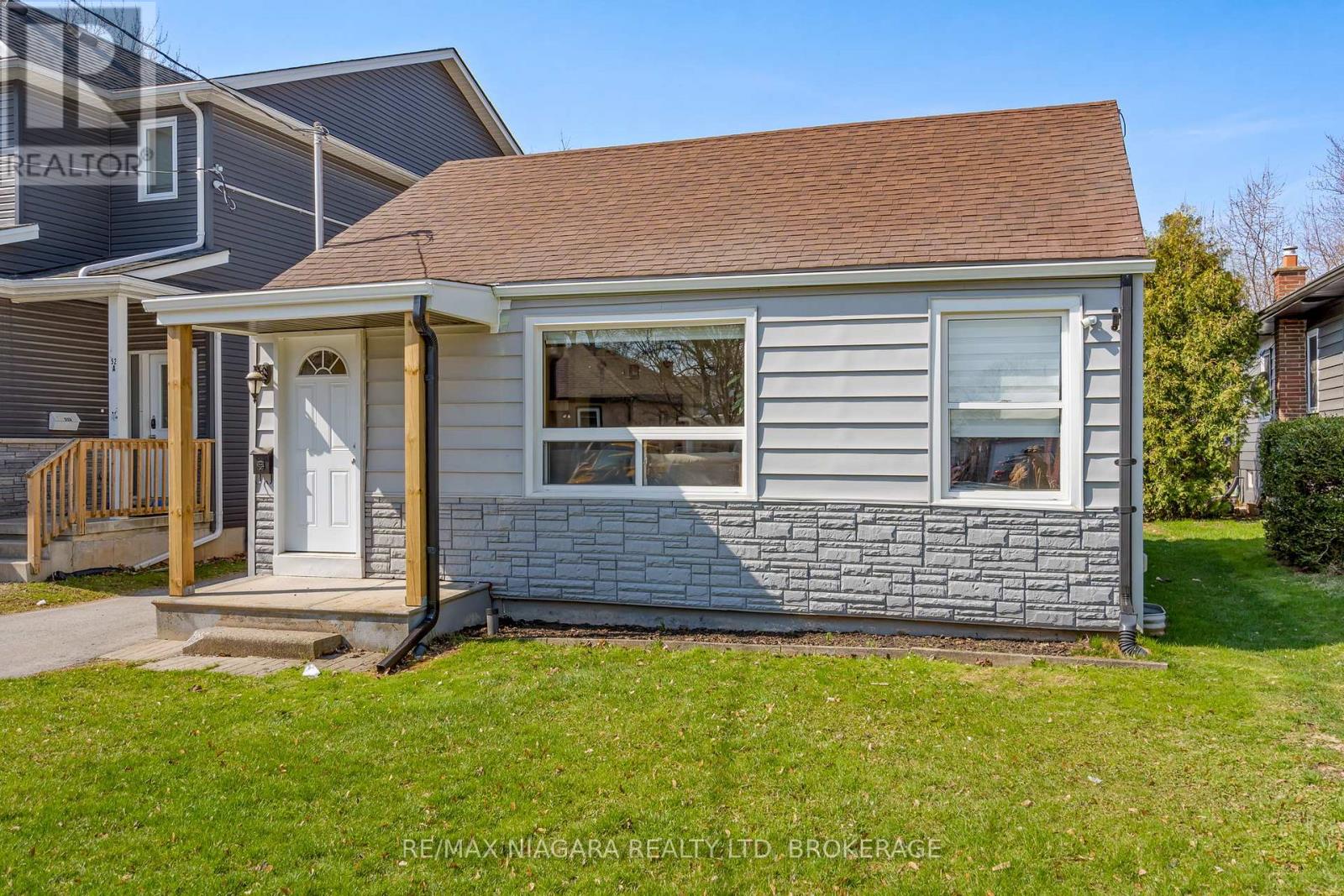 Detached at 50 MERIGOLD STREET, St. Catharines (Western Hill)