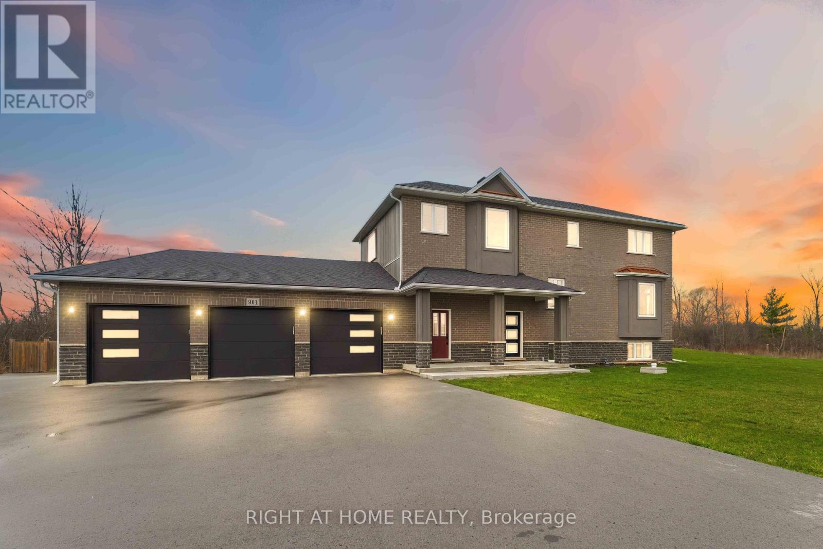 Detached at 901 GORHAM ROAD, Fort Erie (Point Abino)