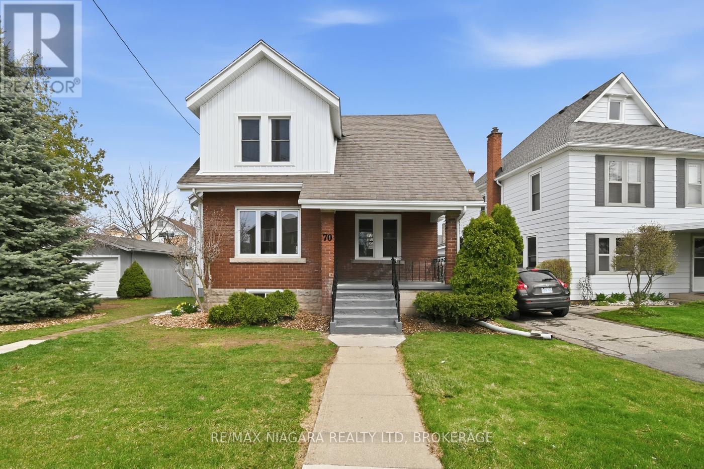 Detached at 70 BALD STREET, Welland (Broadway)