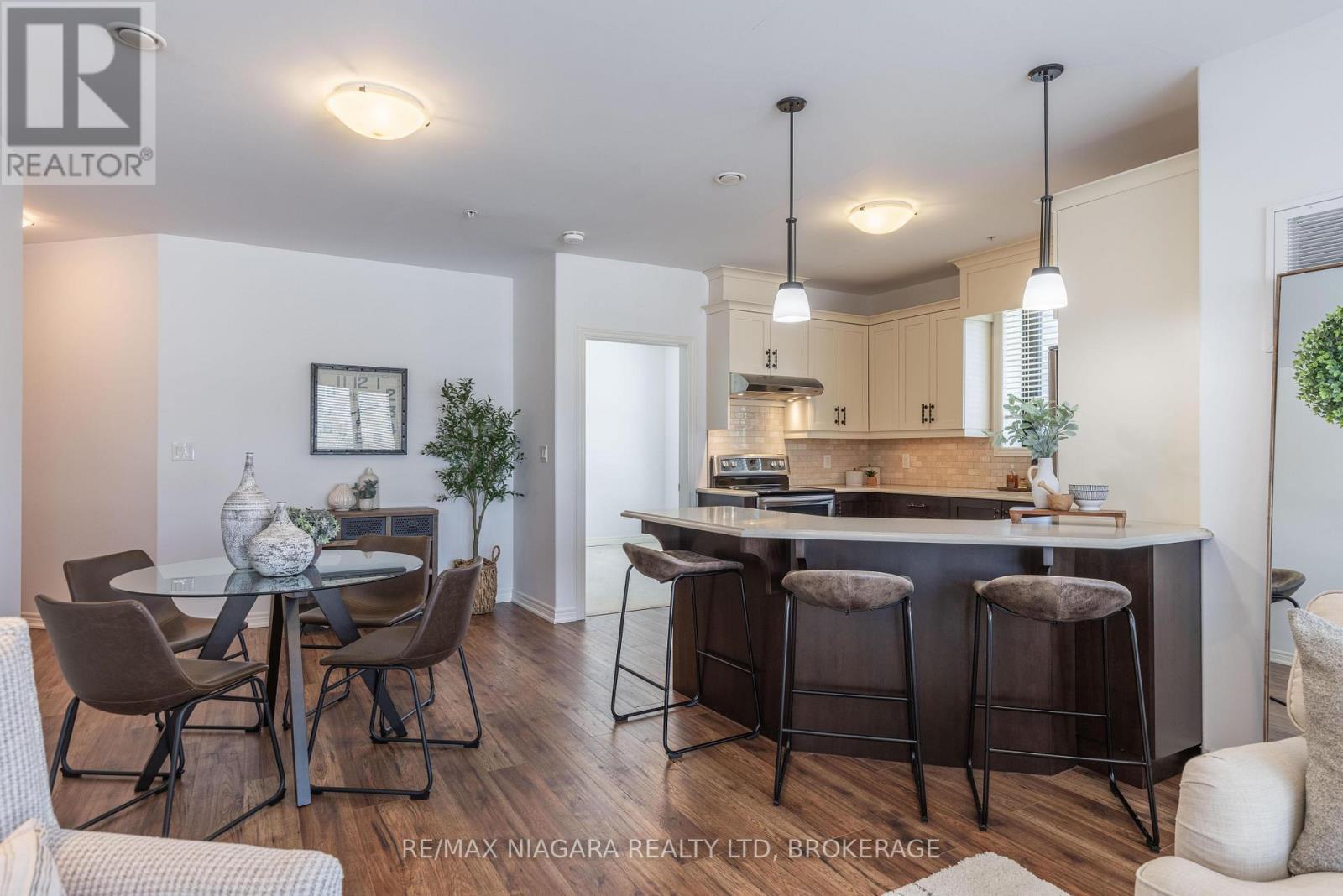 Apartment at 209 - 379 SCOTT STREET, St. Catharines