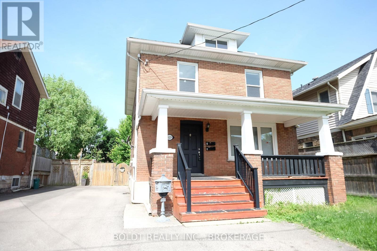 Detached at 2 - 5029 FOURTH AVENUE, Niagara Falls (Cherrywood)