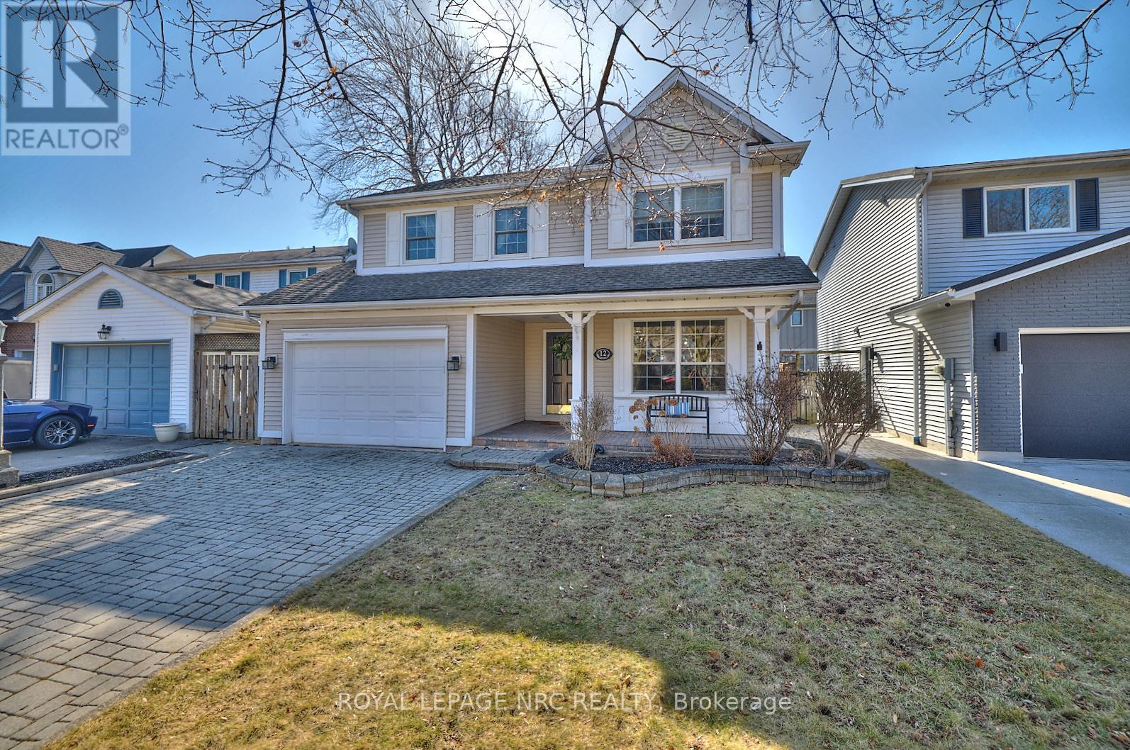 Detached at 12 BRIGANTINE COURT, St. Catharines (Port Weller)