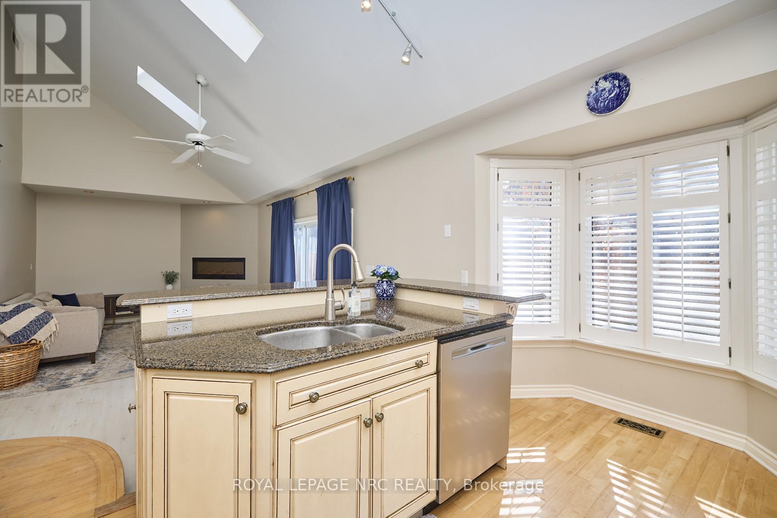 Detached at 12 BRIGANTINE COURT, St. Catharines