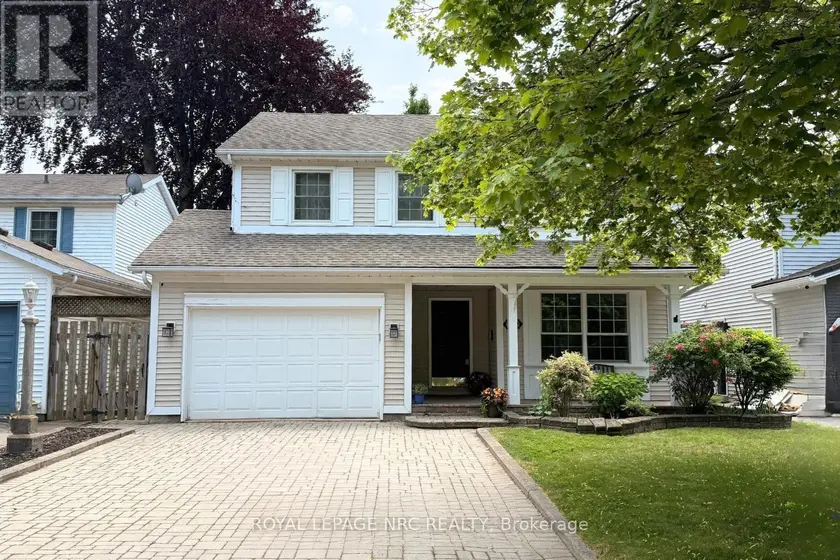 Detached at 12 BRIGANTINE COURT, St. Catharines