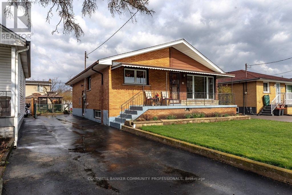 Detached at 92 REID AVENUE S, Hamilton (Glenview)