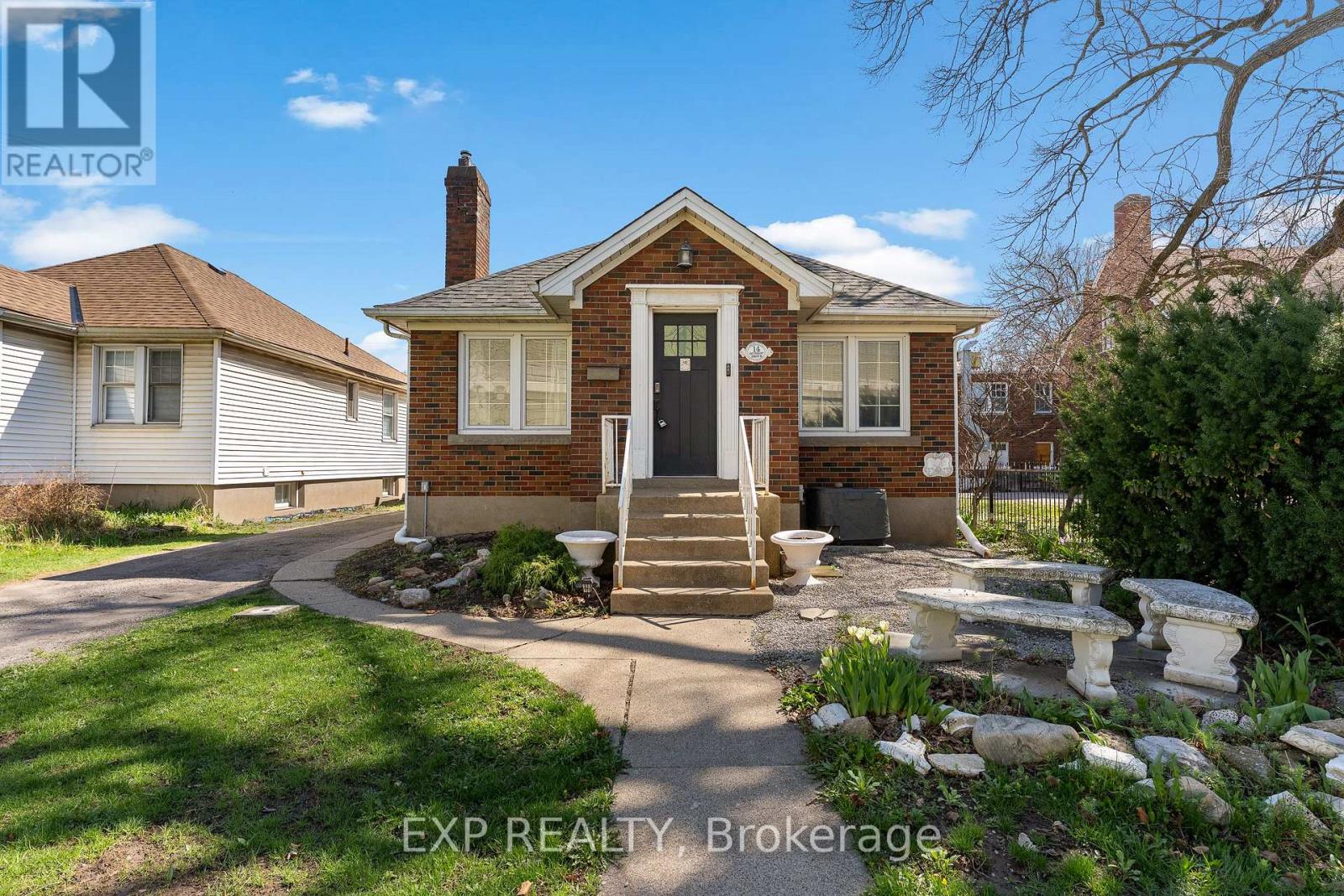 Detached at 14 DUNLOP DRIVE, St. Catharines (Downtown)