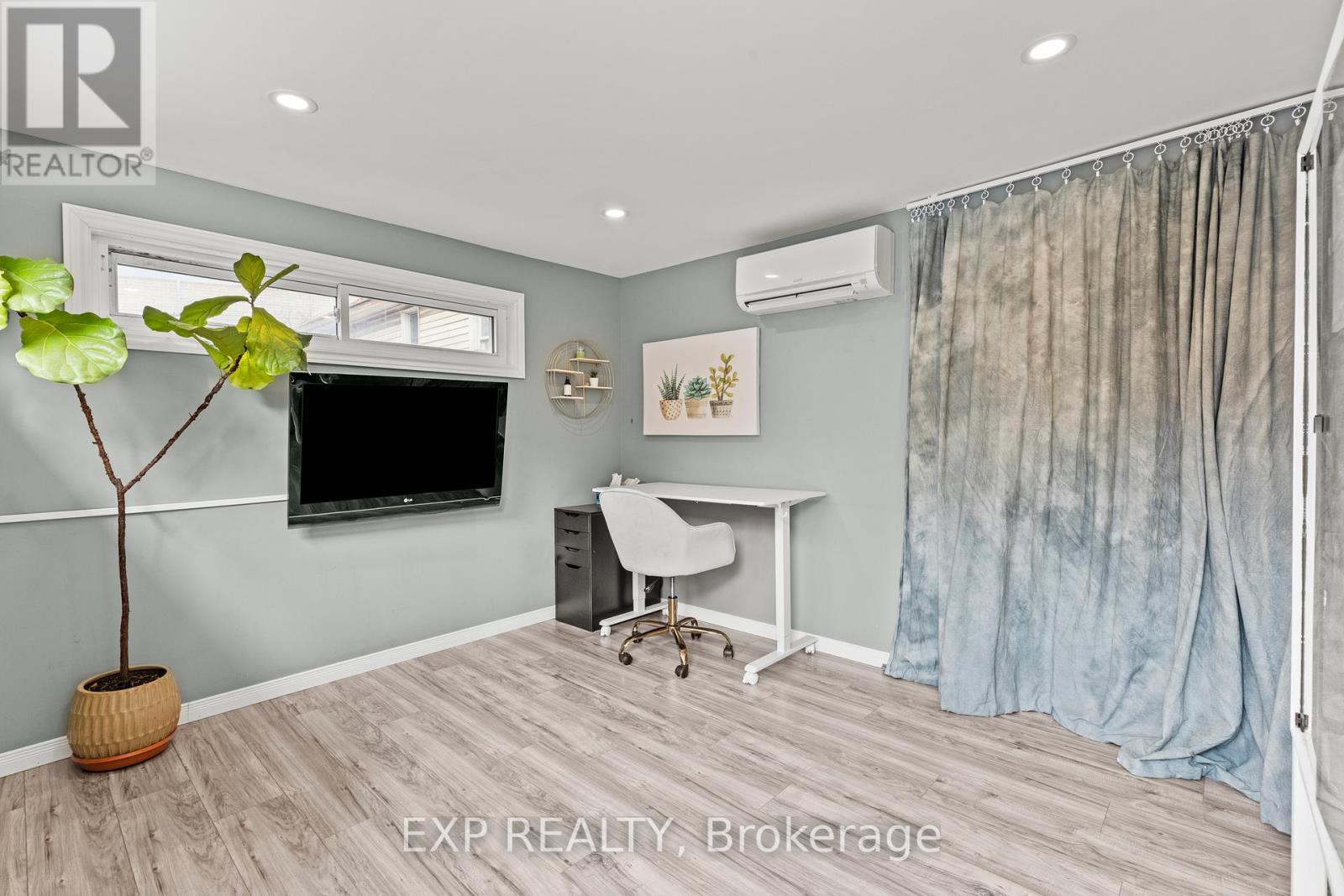 Detached at 14 DUNLOP DRIVE, St. Catharines