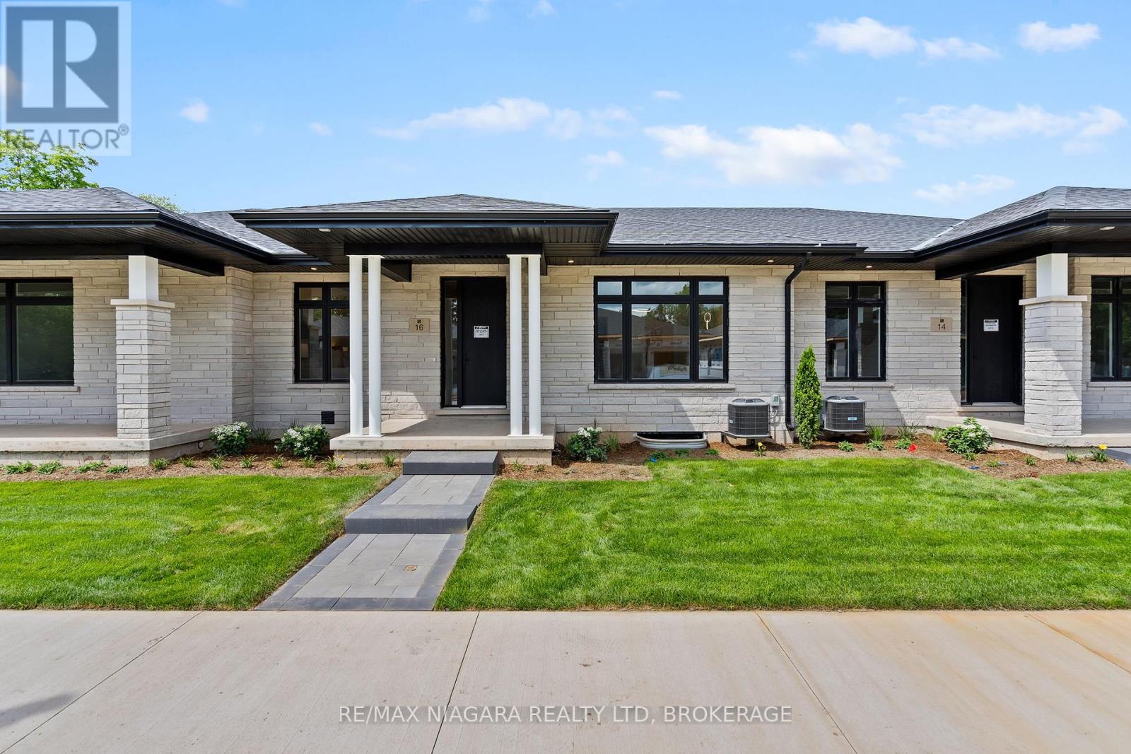 Townhouse at 16 ACCURSI CRESCENT, Pelham (Fonthill)