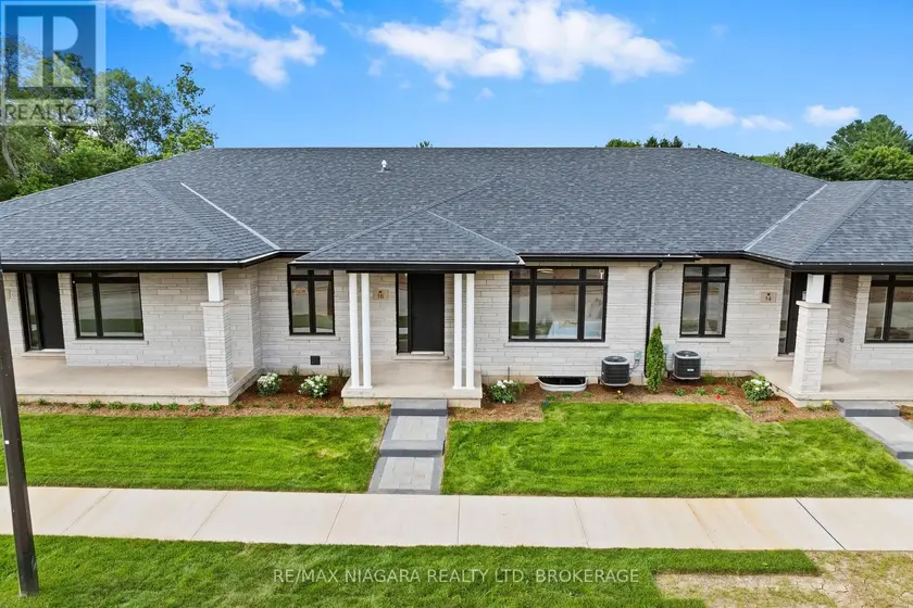 Townhouse at 16 ACCURSI CRESCENT, Pelham