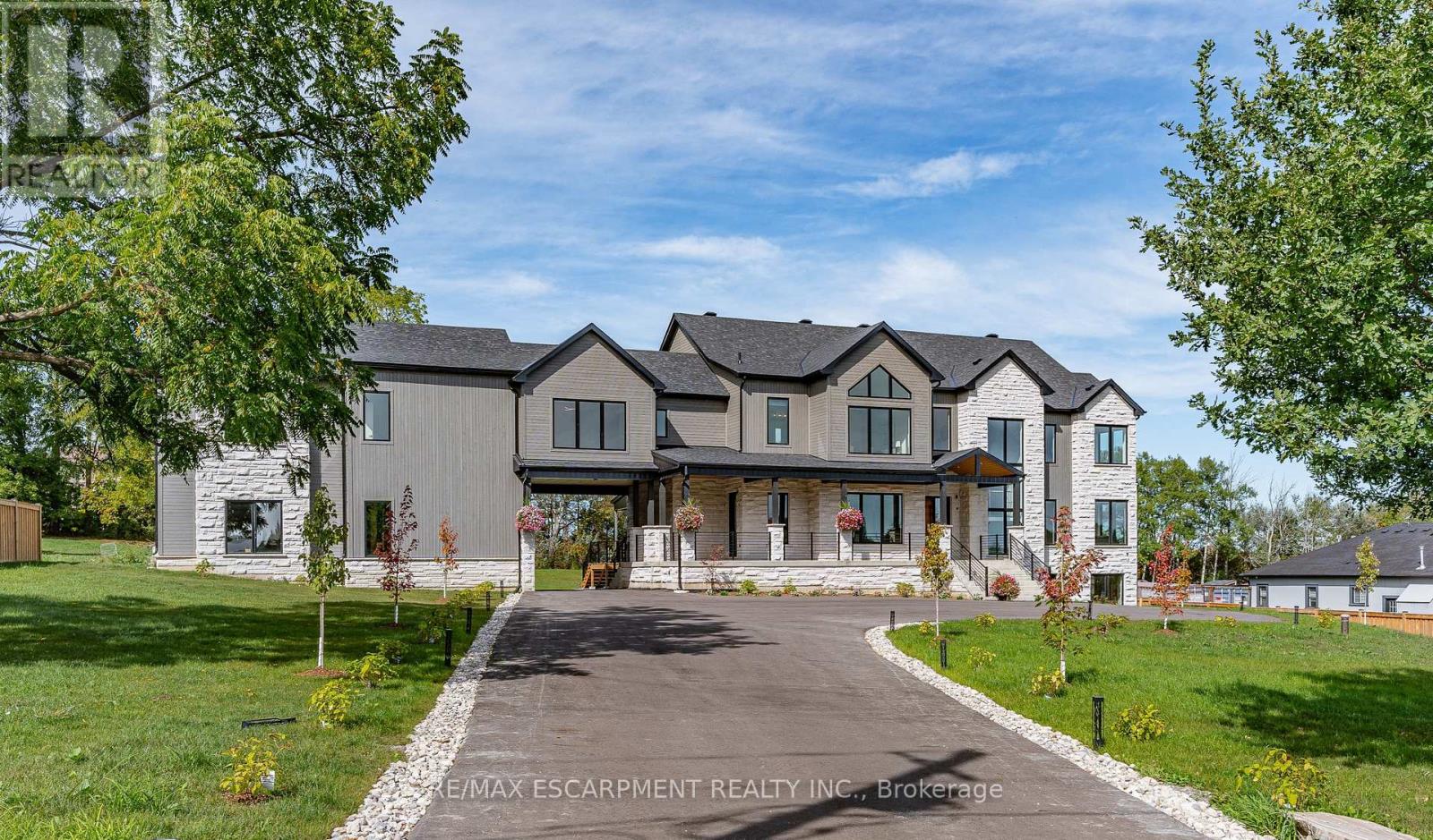 Detached at 8920 WELLINGTON RD 124, Erin