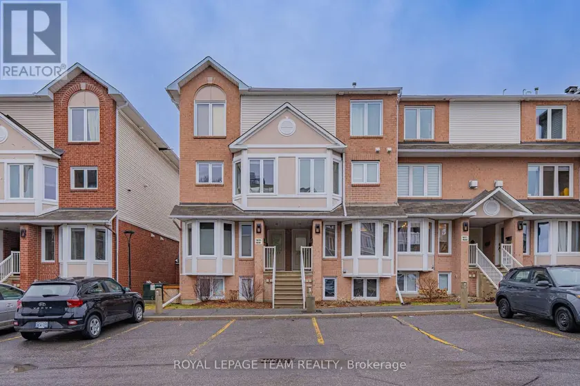 Townhouse at 1615 LOCKSLEY LANE, Ottawa