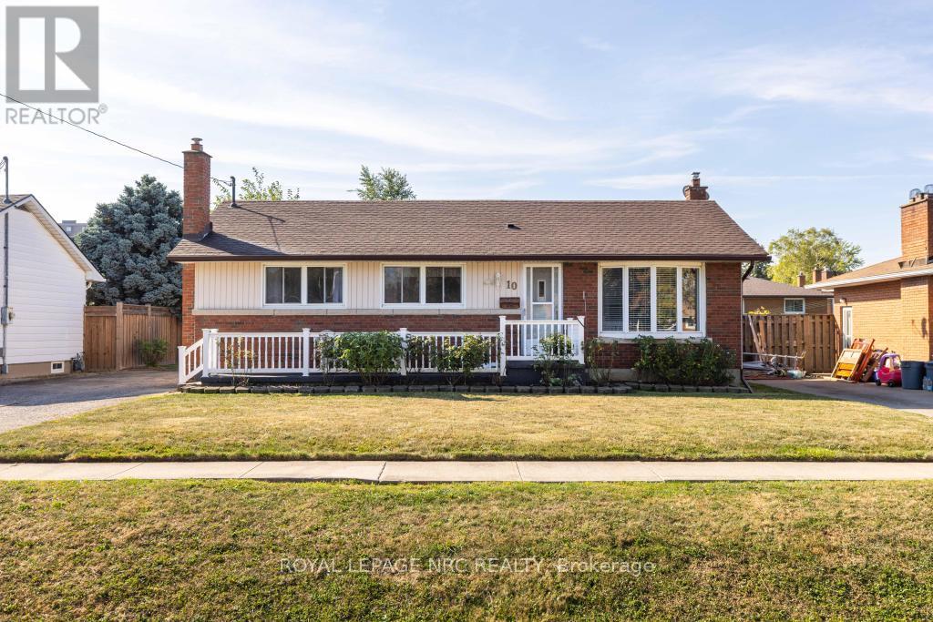 Detached at 10 RIDGEVIEW AVENUE, St. Catharines (Carlton/Bunting)