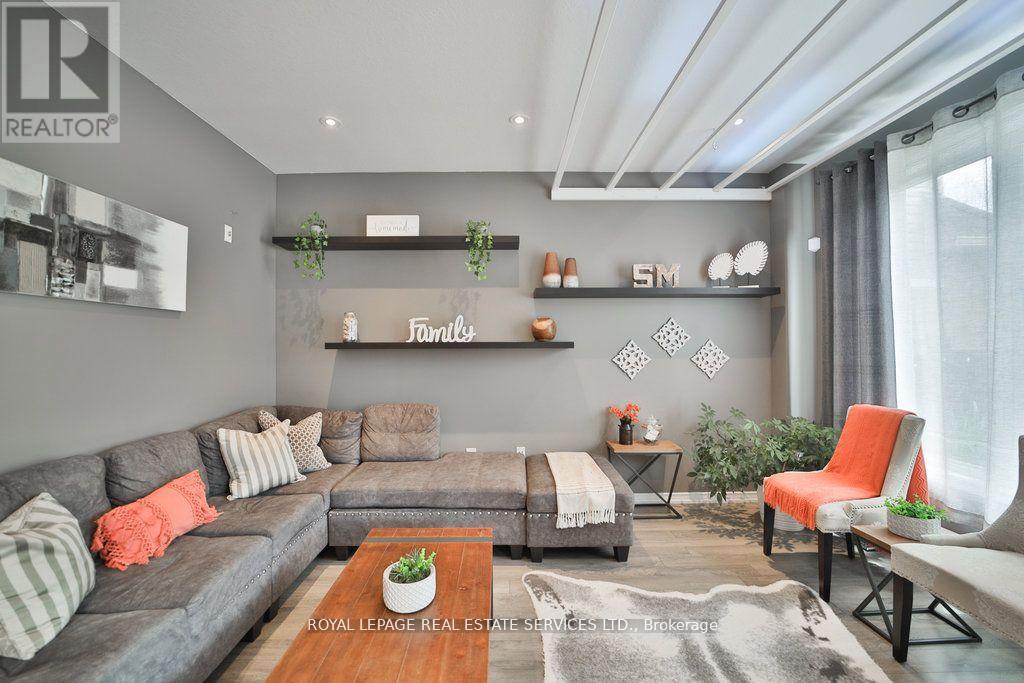 Detached at 15 MCALLISTAR DRIVE, Hamilton