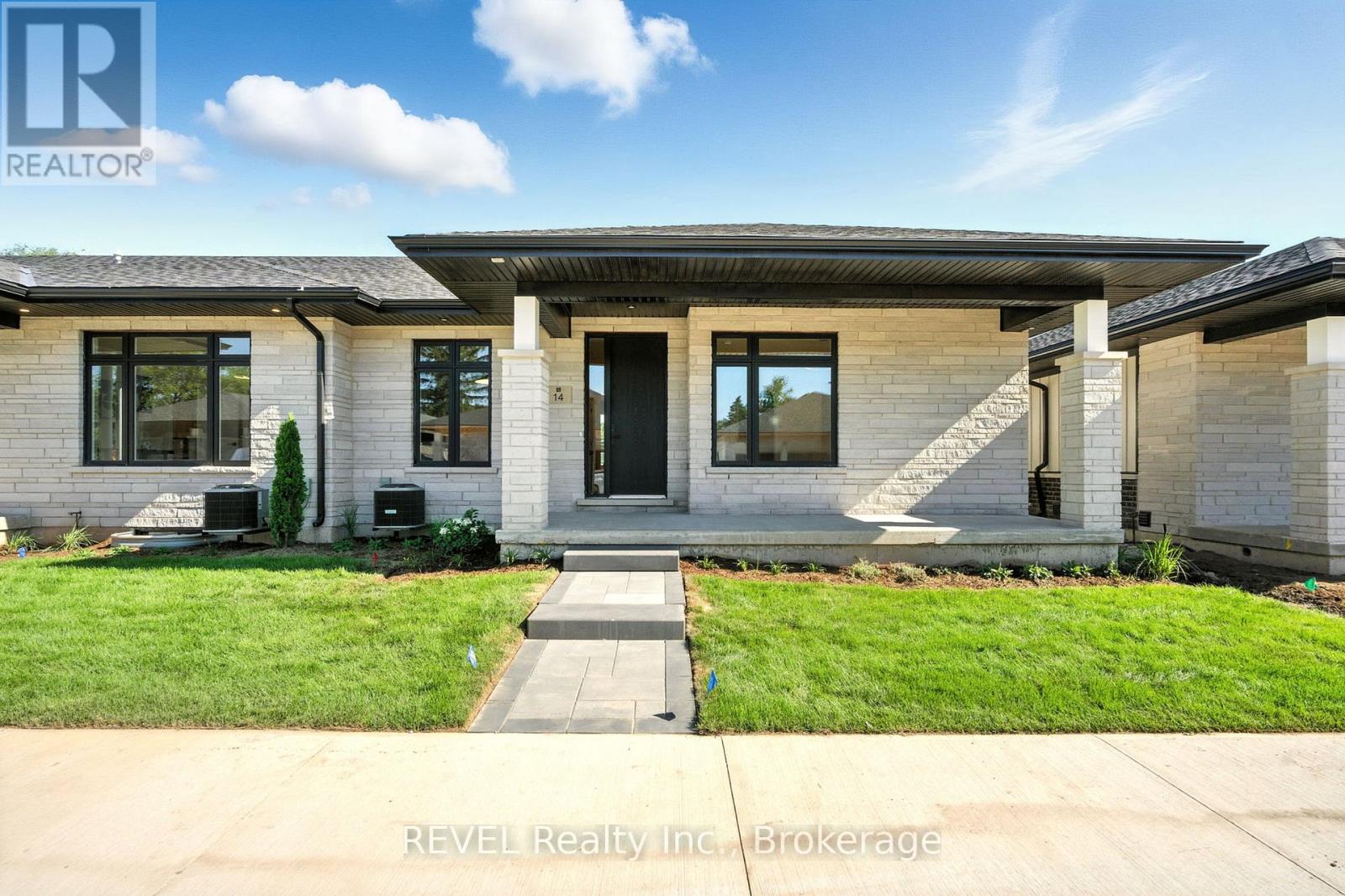 Townhouse at 11 ACCURSI CRESCENT, Pelham (Fonthill)