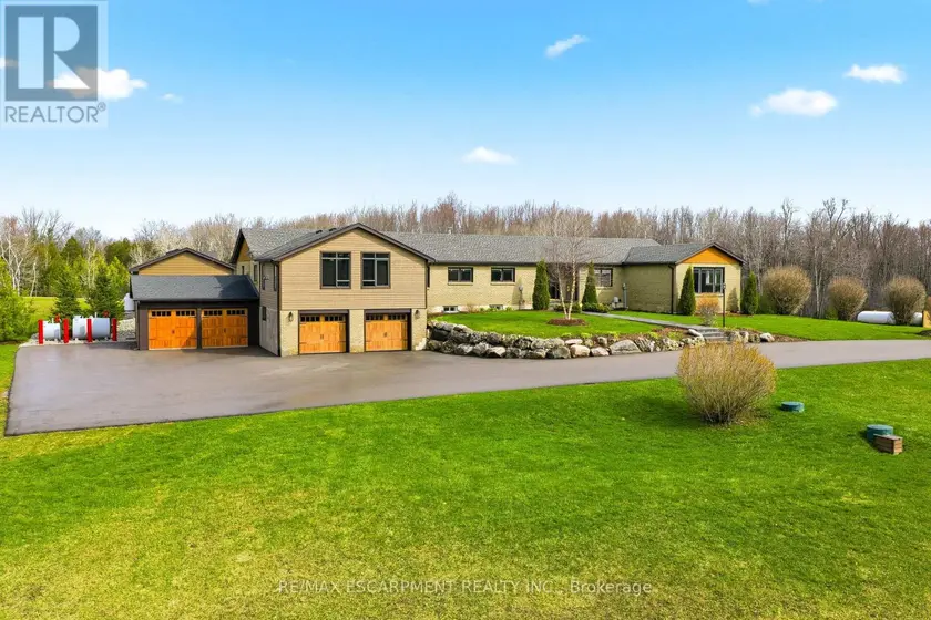 Detached at 1371 10TH CONCESSION ROAD W, Hamilton
