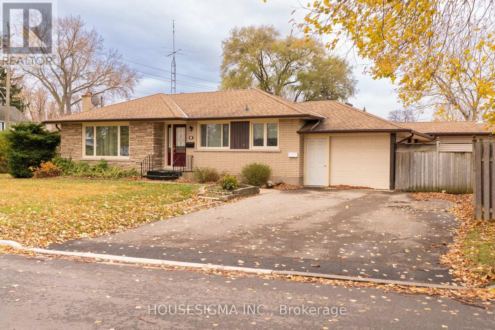 Detached at 1 CHERRYLANE DRIVE N, St. Catharines (Vine/Linwell)