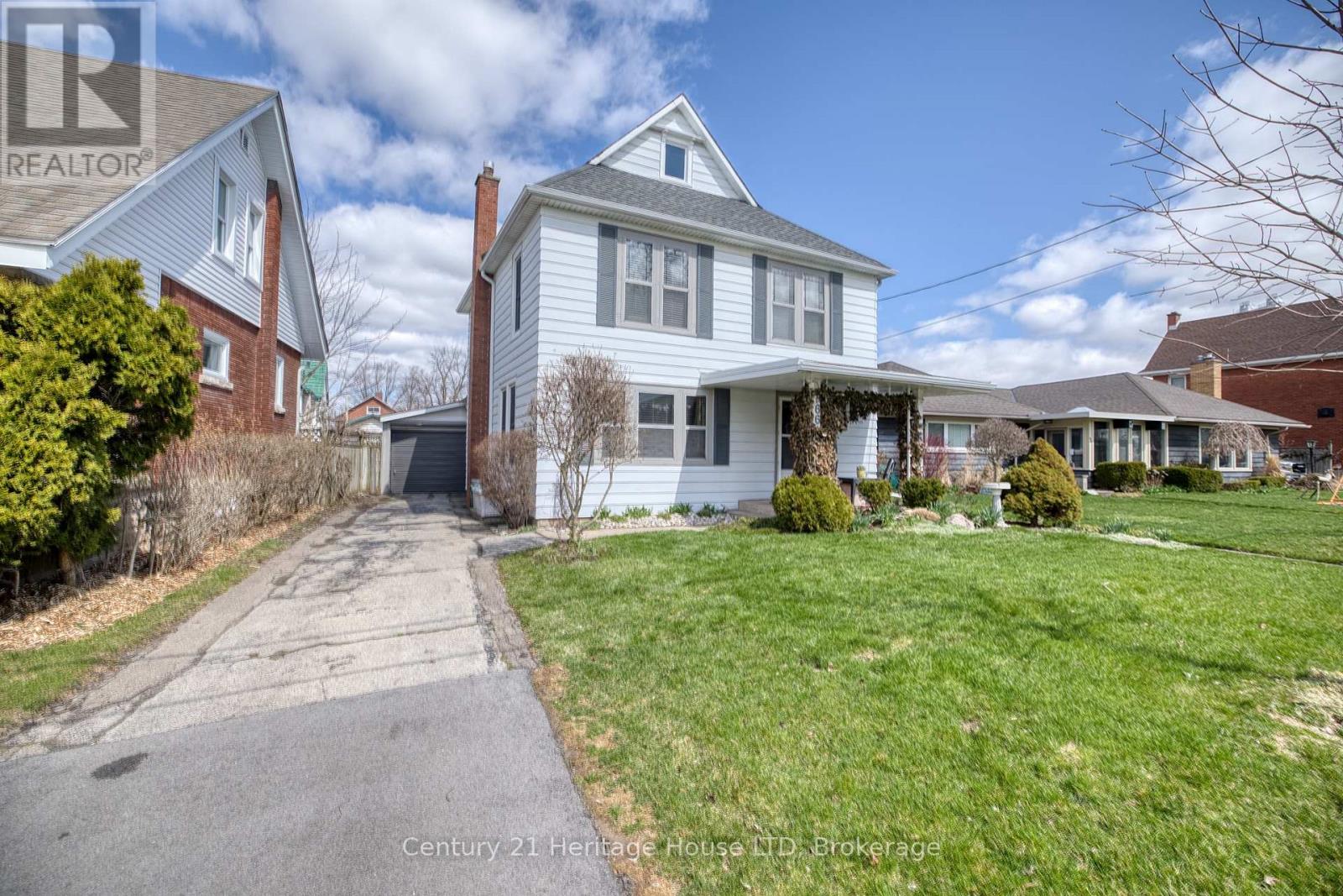 Detached at 66 BALD STREET, Welland (Broadway)