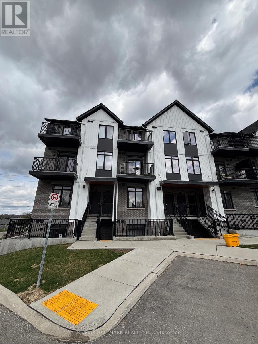 Townhouse at 2 - 405 MYERS ROAD, Cambridge
