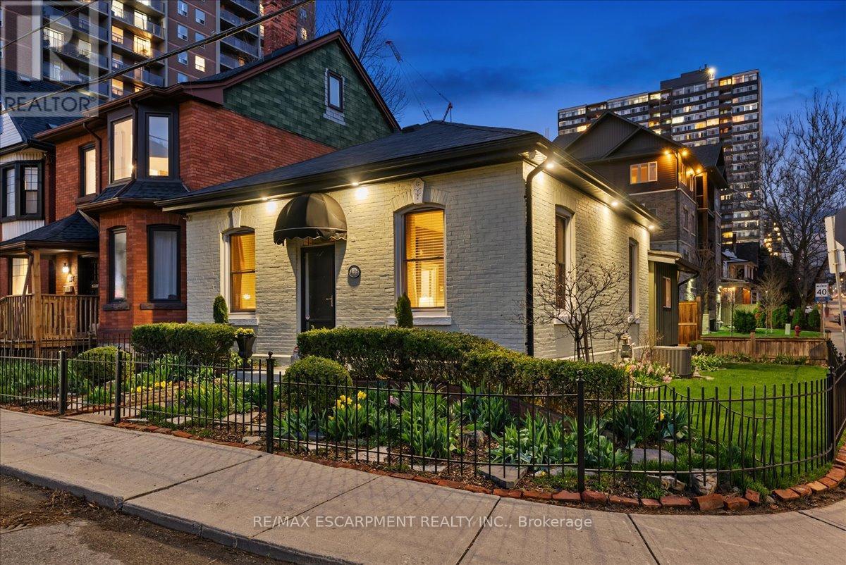 Detached at 139 QUEEN STREET S, Hamilton (Durand)