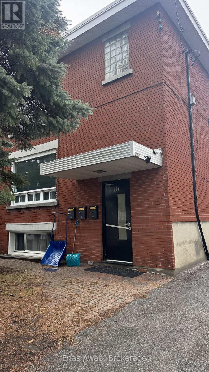 Multiplex at 3 - 10 WEST PRESLAND ROAD, Ottawa