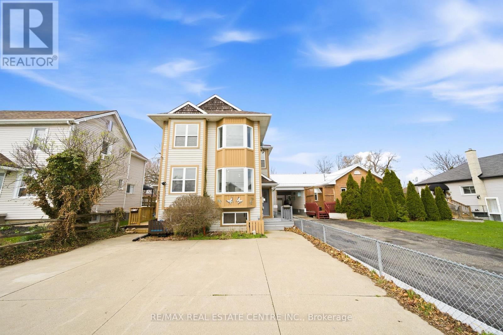 Semi-Detached/Link at 233B VINE STREET, St. Catharines (Fairview)