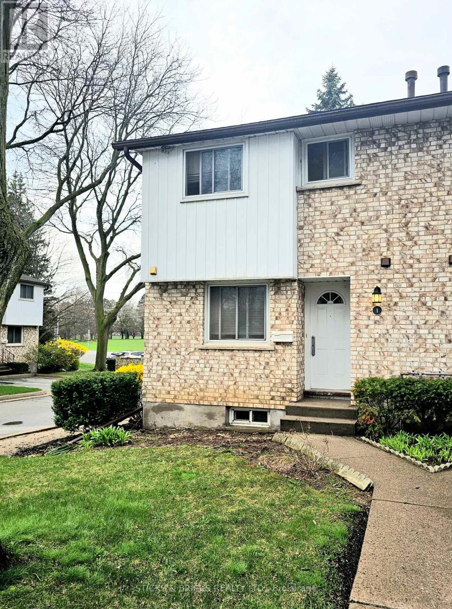 Townhouse at 1 - 5815 SWAYZE DRIVE, Niagara Falls (Church's Lane)